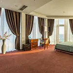 Excelsior Hotel 3*